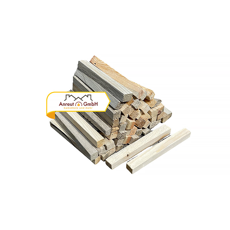 Das klein gemachte Hartbrennholz dient ideal zum Anzünden für alle Öfen und Kamine.